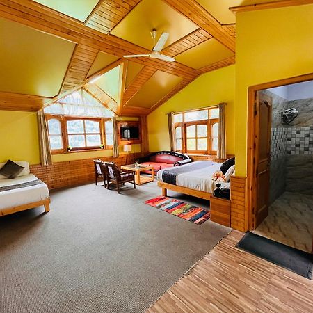 Hotel Hollywood Manali - Scenic River & Mountain View With Premium Rooms Buitenkant foto
