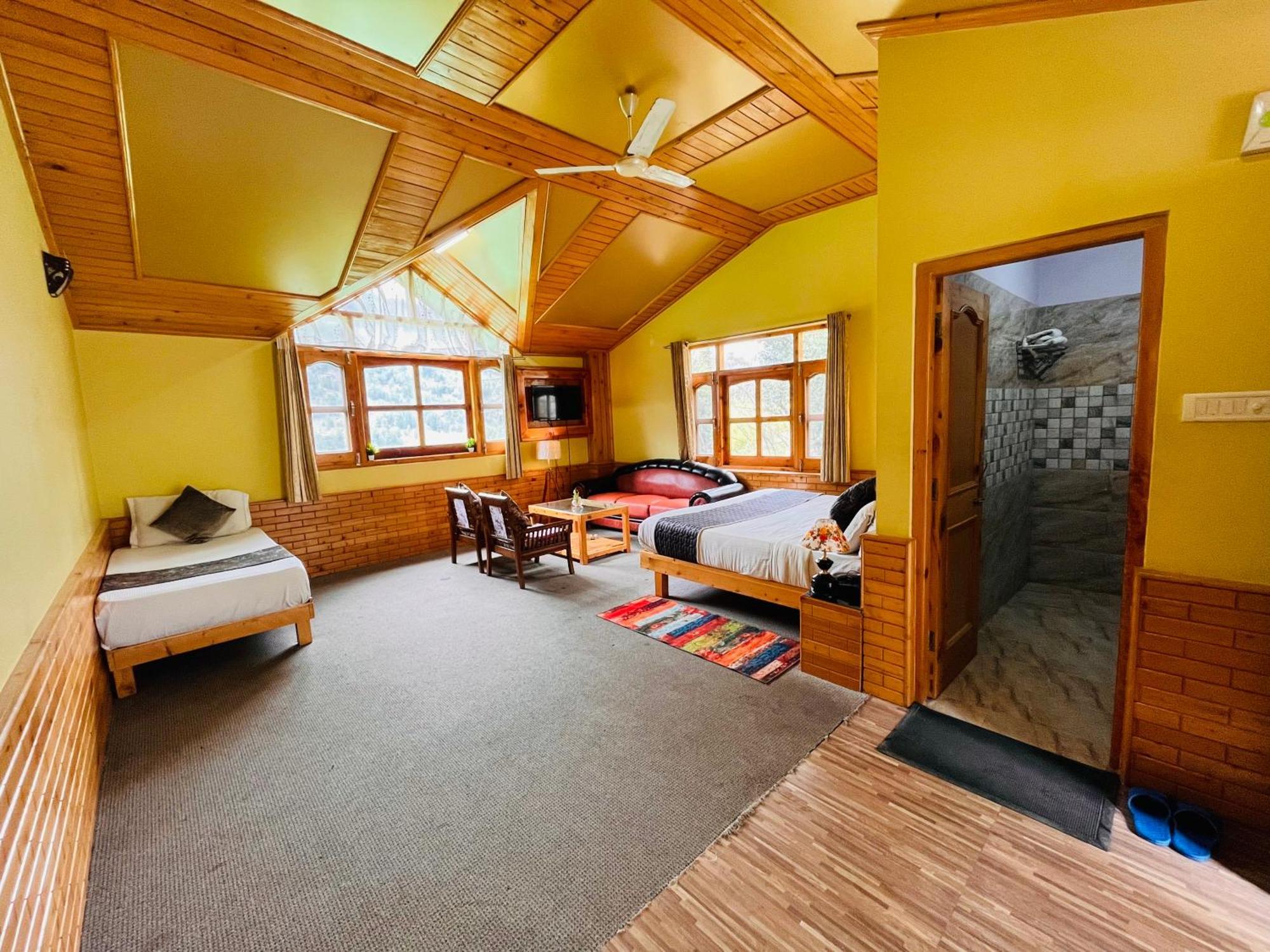 Hotel Hollywood Manali - Scenic River & Mountain View With Premium Rooms Buitenkant foto
