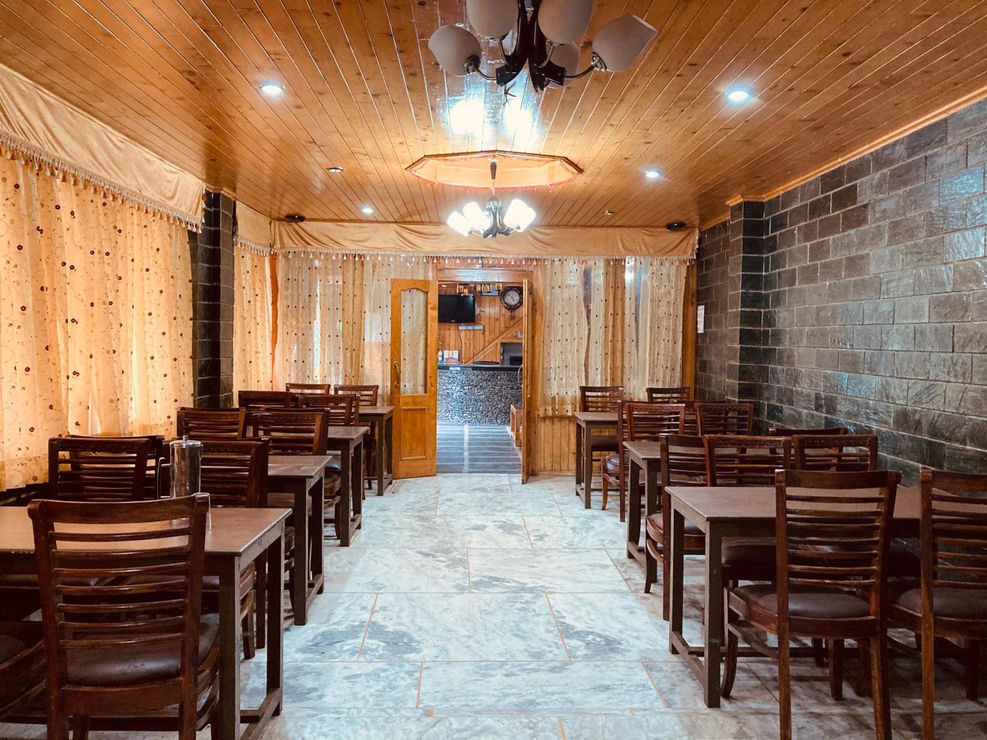 Hotel Hollywood Manali - Scenic River & Mountain View With Premium Rooms Buitenkant foto