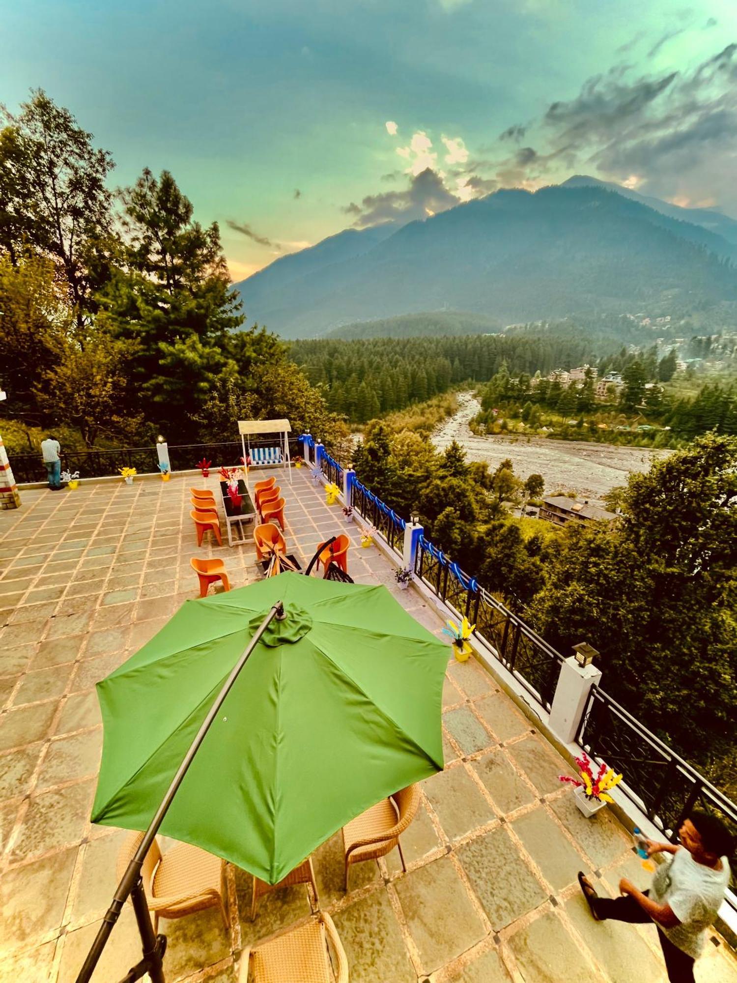 Hotel Hollywood Manali - Scenic River & Mountain View With Premium Rooms Buitenkant foto