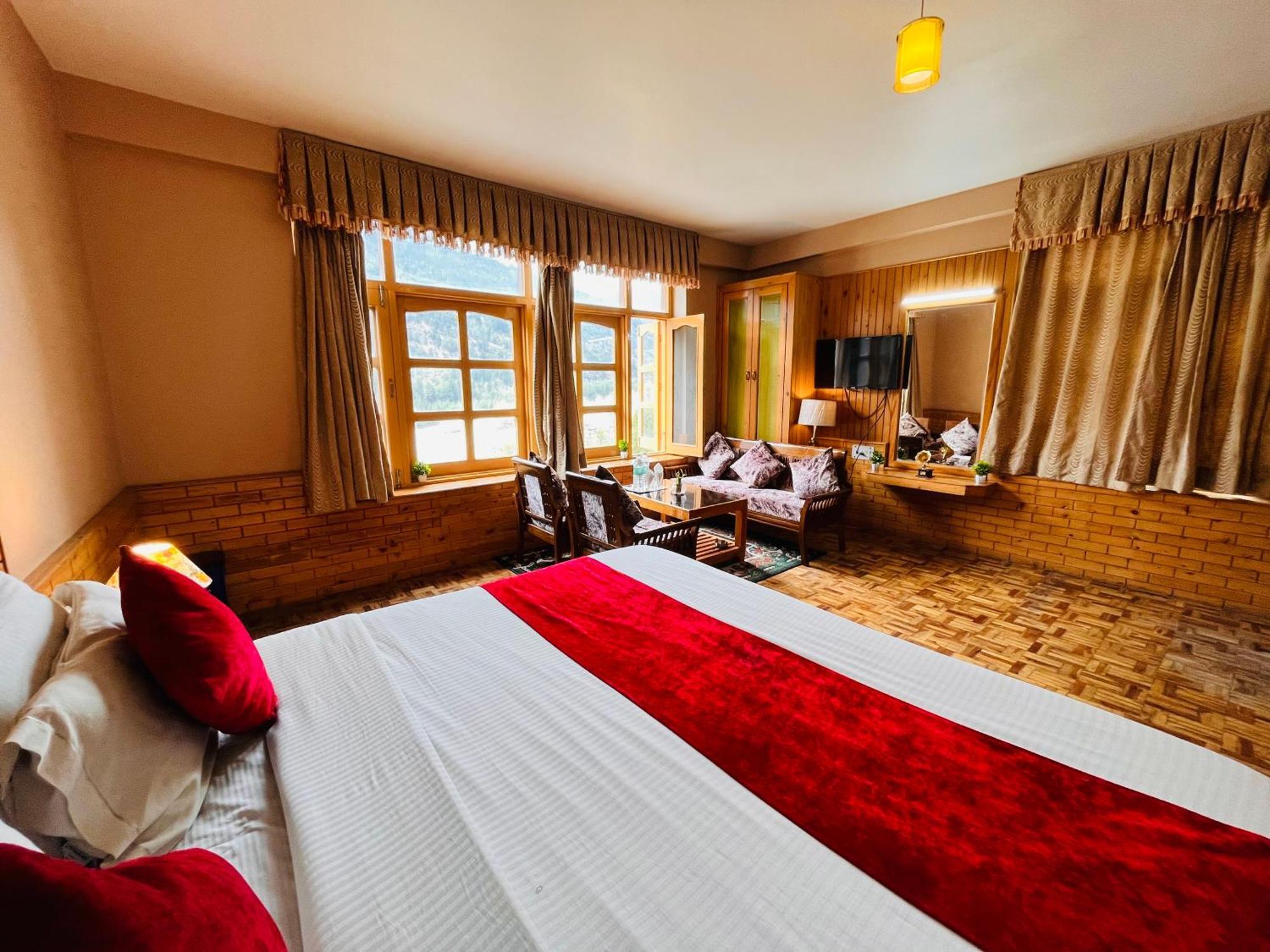 Hotel Hollywood Manali - Scenic River & Mountain View With Premium Rooms Buitenkant foto