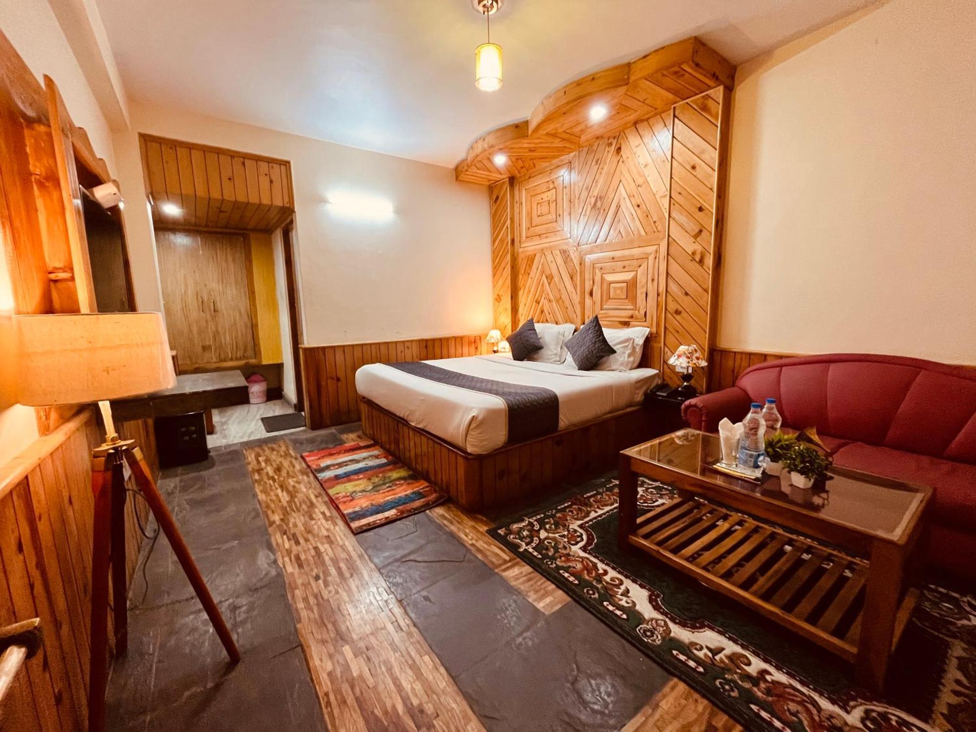 Hotel Hollywood Manali - Scenic River & Mountain View With Premium Rooms Buitenkant foto