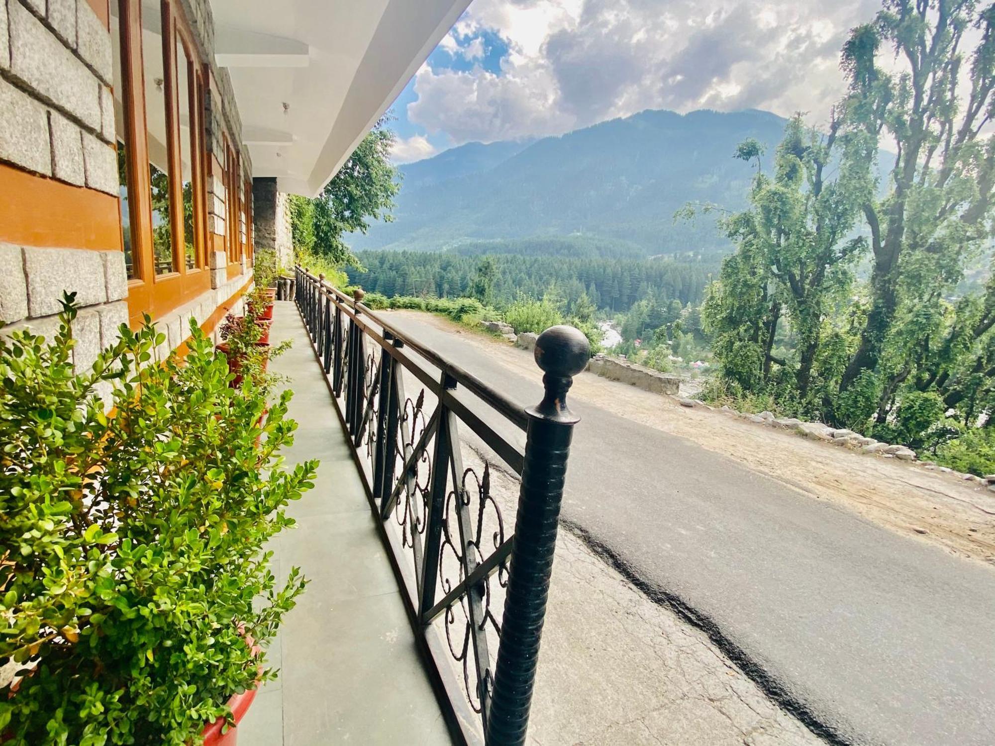 Hotel Hollywood Manali - Scenic River & Mountain View With Premium Rooms Buitenkant foto